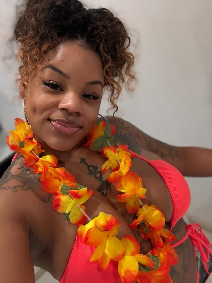 Thick_thick_f's tweet photo. Red is better 🥰💦💦👀🫥 https://t.co/naq52tXAGo