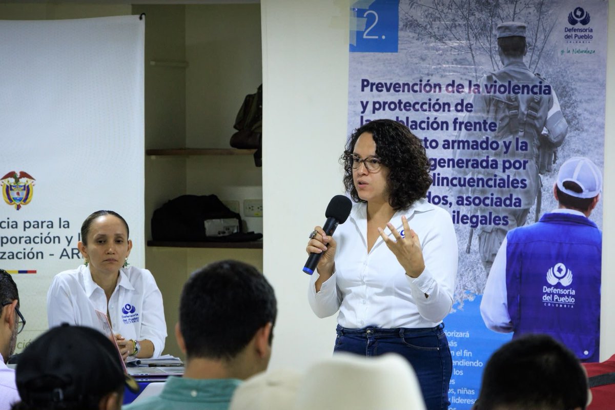 DefensoriaCol's tweet photo. Escuchamos en Neiva, Huila, a más de 50 firmantes de paz, quienes compartieron sus experiencias, avances y expectativas frente a la implementación del Acuerdo de Paz. 🕊️✍🏻

Durante el diálogo abordamos temas relacionados con el acceso a tierras, proyectos productivos, salud, vivienda, educación, protección, seguridad jurídica y participación política.

La jornada se desarrolló durante la Mesa Territorial de Reincorporación y sus aportes contribuyen al diagnóstico que adelantamos con ocasión de los 10 años de la firma del Acuerdo Final de Paz entre el Gobierno nacional y las extintas Farc-EP.

🧵👇🏾
