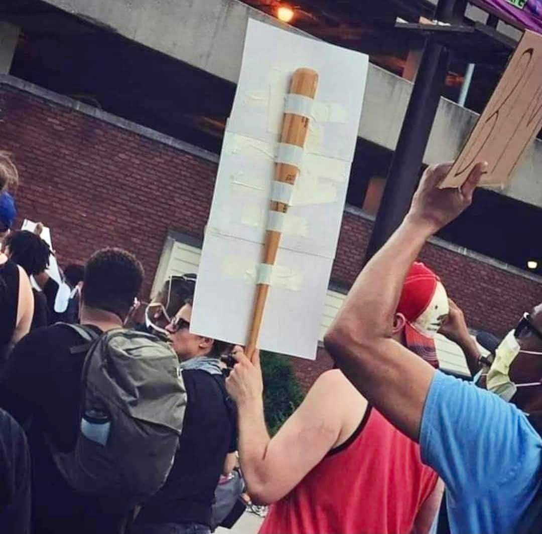 apricitymim's tweet photo. Plan B if the protest doesn’t work 😭 https://t.co/zsnIYenO3d