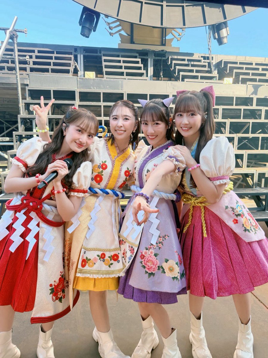 yonggang_tang's tweet photo. おはようももクロちゃん❤💛💗💜
おはようももた❤❤
昨日の快晴から今日は雨模様に一変、昼夜の気温差も激しくなったりして皆さん体調管理に気を付けながら良い一日を過ごせますように!
今日もレッツゴーももクロちゃん!
#ももクロ
#momoclo
#百田夏菜子 #玉井詩織 #高城れに #佐々木彩夏 https://t.co/IGuzem1T0k
