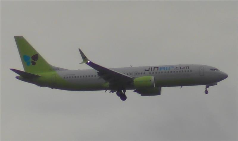 LabNvfc's tweet photo. #ジンエア が飛来したようです

それにしても韓国便では #737MAX8 がかなり増えていますね、独特の #ウイングレット ですね

見比べると #A321 の長さがよくわかりますね

#富山空港
#観光シーズン
#アドバンスト・テクノロジー・ウイングレット https://t.co/6rGyTX6caS