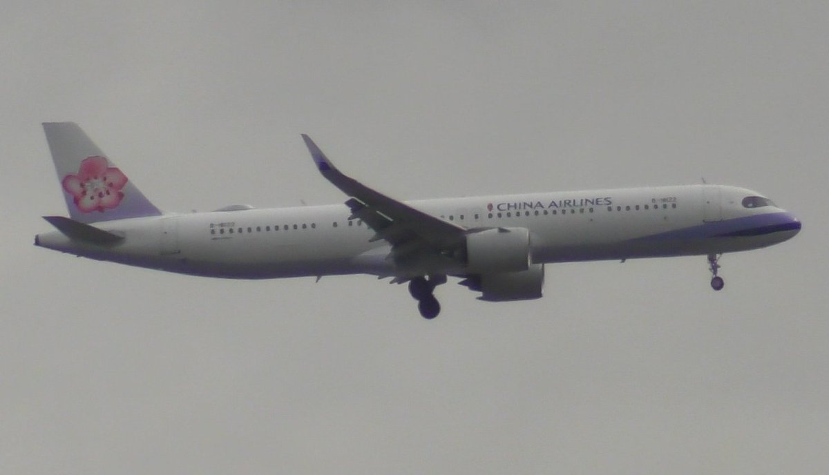 LabNvfc's tweet photo. #ジンエア が飛来したようです

それにしても韓国便では #737MAX8 がかなり増えていますね、独特の #ウイングレット ですね

見比べると #A321 の長さがよくわかりますね

#富山空港
#観光シーズン
#アドバンスト・テクノロジー・ウイングレット https://t.co/6rGyTX6caS