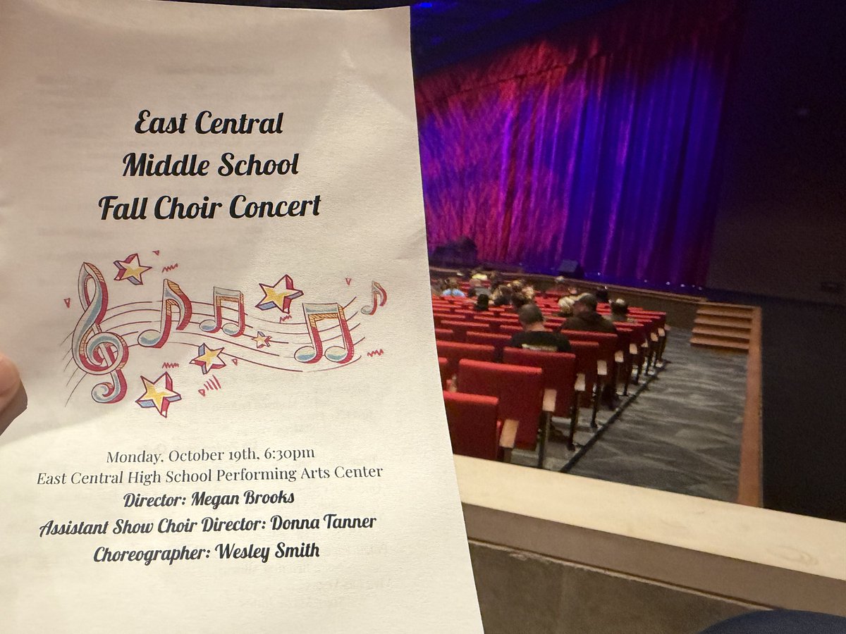 SDCS_SUPER's tweet photo. Middle School Choir’s turn today. Looking forward to another great concert. https://t.co/AD3iMEkng5