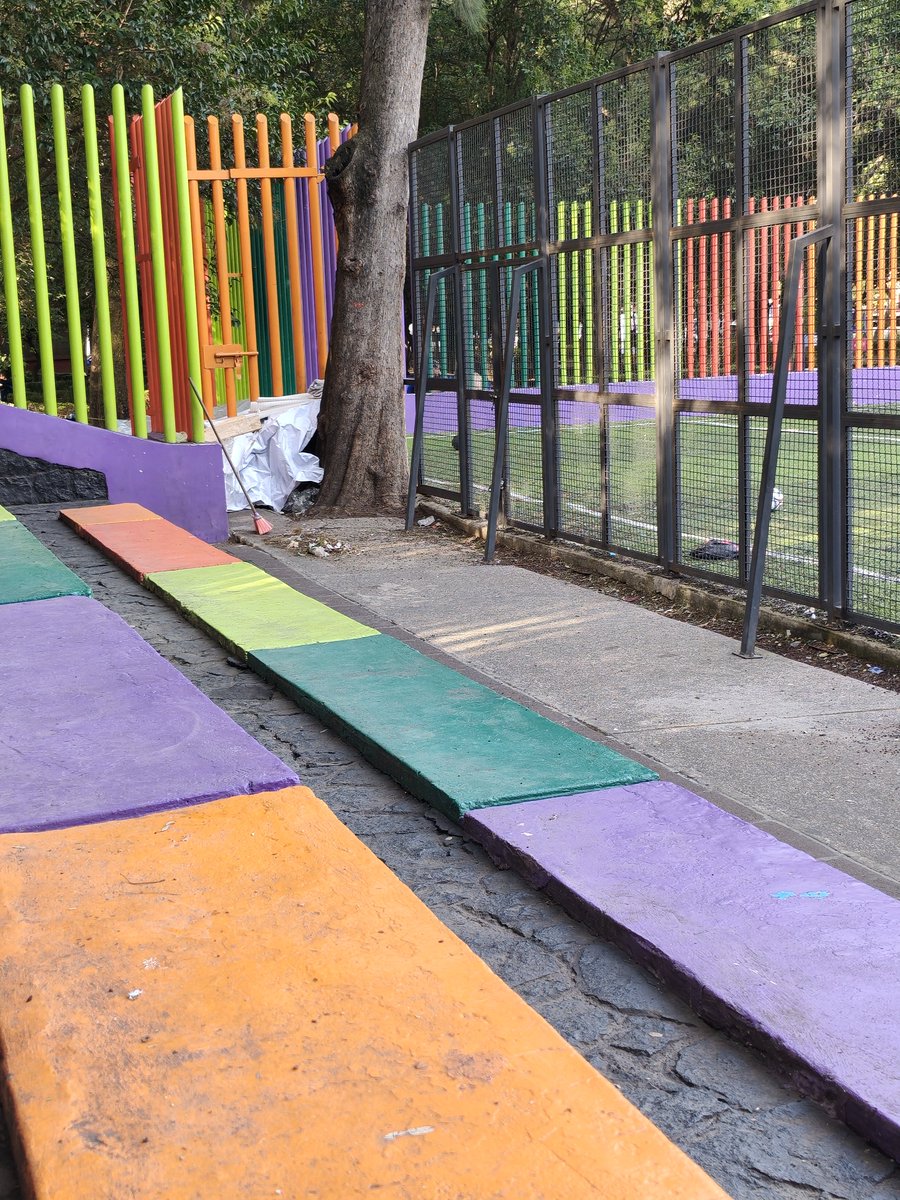 omar_bacio's tweet photo. Buenas tardes, urge quitar el campamento, esa entrada a la cancha de fútbol, fue tomada por personas indígentes, pero obstaculiza la entrada y salida del mismo por cualquier emergencia, @AlamosCDMX
@AccionesBJ @cdmx_pc en Parque Álamos (Jardín Santiago Xicoténcatl) https://t.co/tXhAV6o4I7