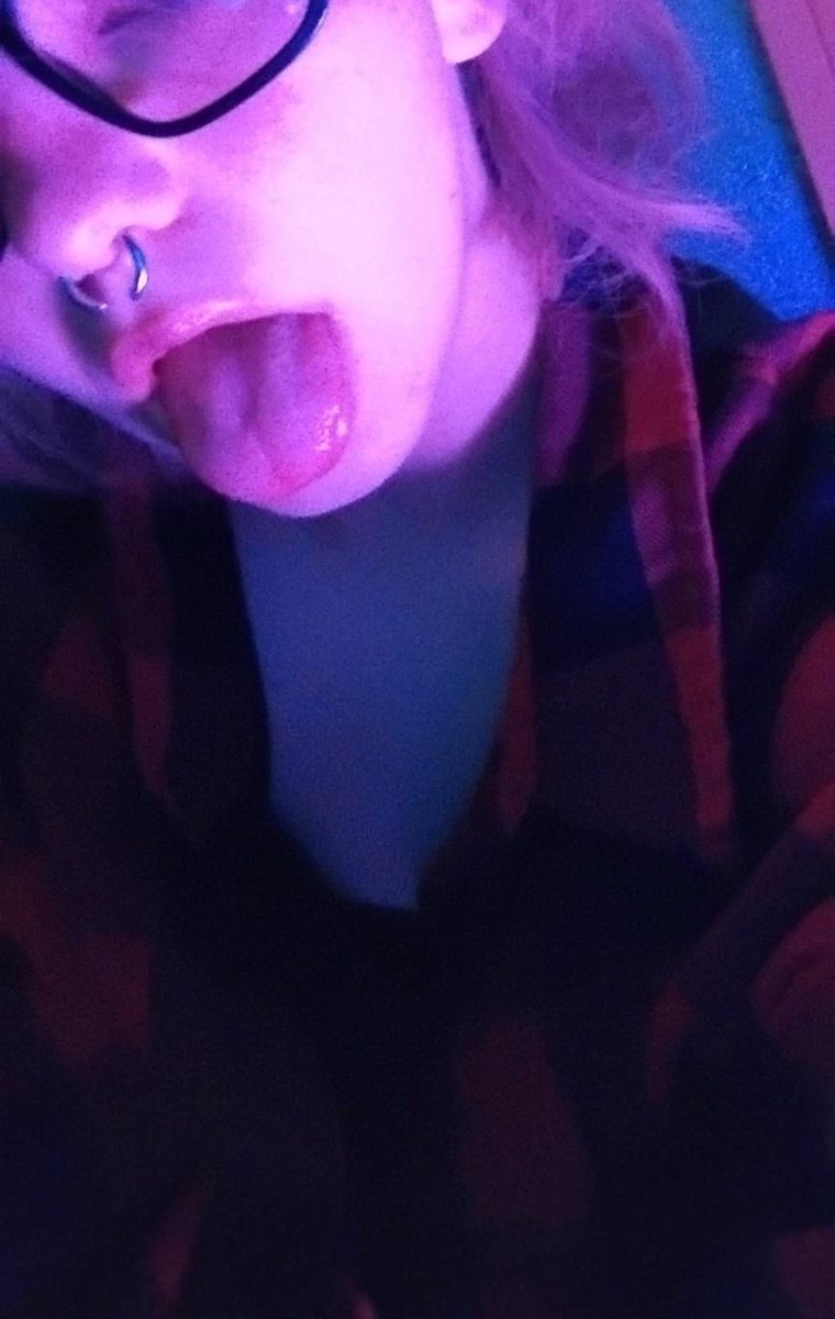Enchantix420's tweet photo. Damn a bitch is horneeeee https://t.co/tPcioZ221a