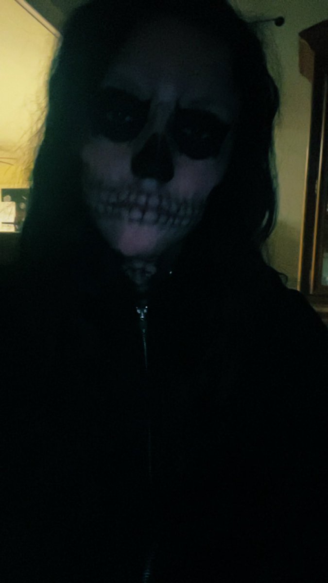 sophophoo's tweet photo. i can’t top this halloween costume ugh #tøp #tatelangdon #ahs #hoty #twentyonepilots https://t.co/UWNceBd7f6