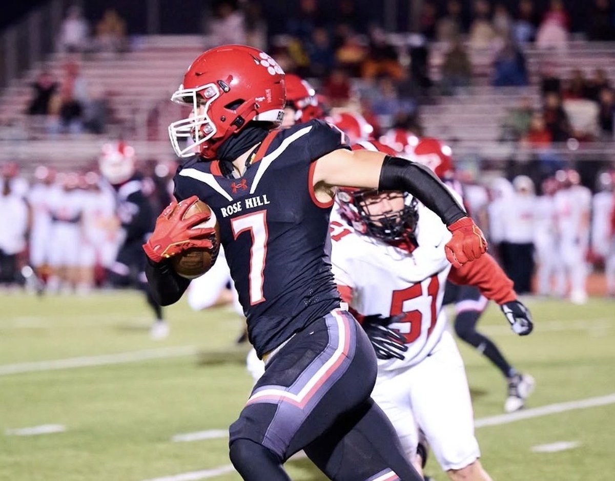 cargile_wade's tweet photo. D1 D-Back Alert 🚨🚨🚨
LEVI MCLAUGHLIN, 6'4, 205, DB/ATH, Rose Hill, '27, the Rockets have won two in a row after steamrolling El Dorado Friday 55-10 to move to 5-2 on the year; along the way this Illinois State commit continues to fine-tune his D1 game; up to 6'4, with great speed & reach, he can play as a suffocating, shut-down CB or drop back as a ball-buster strong safety; with prototype size & speed (4.45) he has next-level processing skills & instincts, is exceptionally quick flying to the football & when he arrives brings the sledgehammer; for the year on defense he has 54T, 4 TFL, 4 PBUs, 1 FF, 1 FR (TD) & a safety; he is also a playmaker on offense with 422 APY & 2 TDs as  a hybrid back/receiver; Next Up: key road game @ Wellington; keep grindin' my man @7LeviMcLaughlin 👊