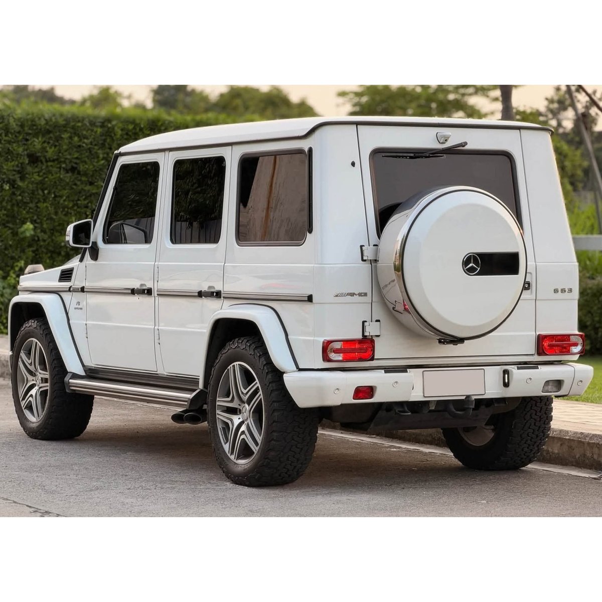 km_creates25's tweet photo. 2016 Mercedes Benz G63 AMG G-Wagon
Mileage: 38k+ Original Mileage
Ending Plate: Monday Coding
Engine: 5.5L V8 Bi-Turbo 563HP
Local Unit

2018 Toyota Land Cruiser Prado VX
43k+ Original Mileage
Ending Plate: Wednesday 
Engine: 4.0L V6 DOHC Dual VVT-i

Location: Bacoor, Cavite https://t.co/nk1AC4U3MS