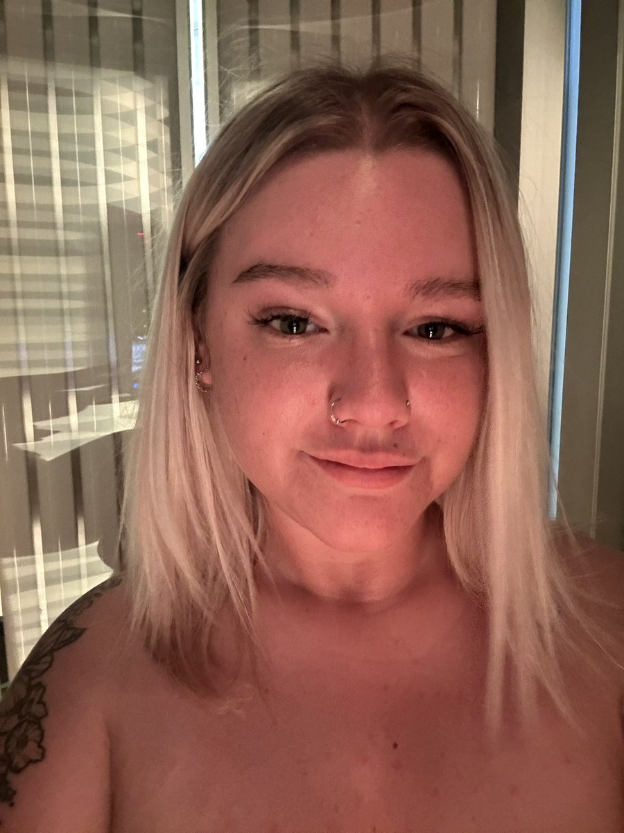 Elizajaneop's tweet photo. Hiiiiiiiii🤭❤️
# single mf #BoredAsHell #Gorgeous #TextMe https://t.co/s03MhhRf7b