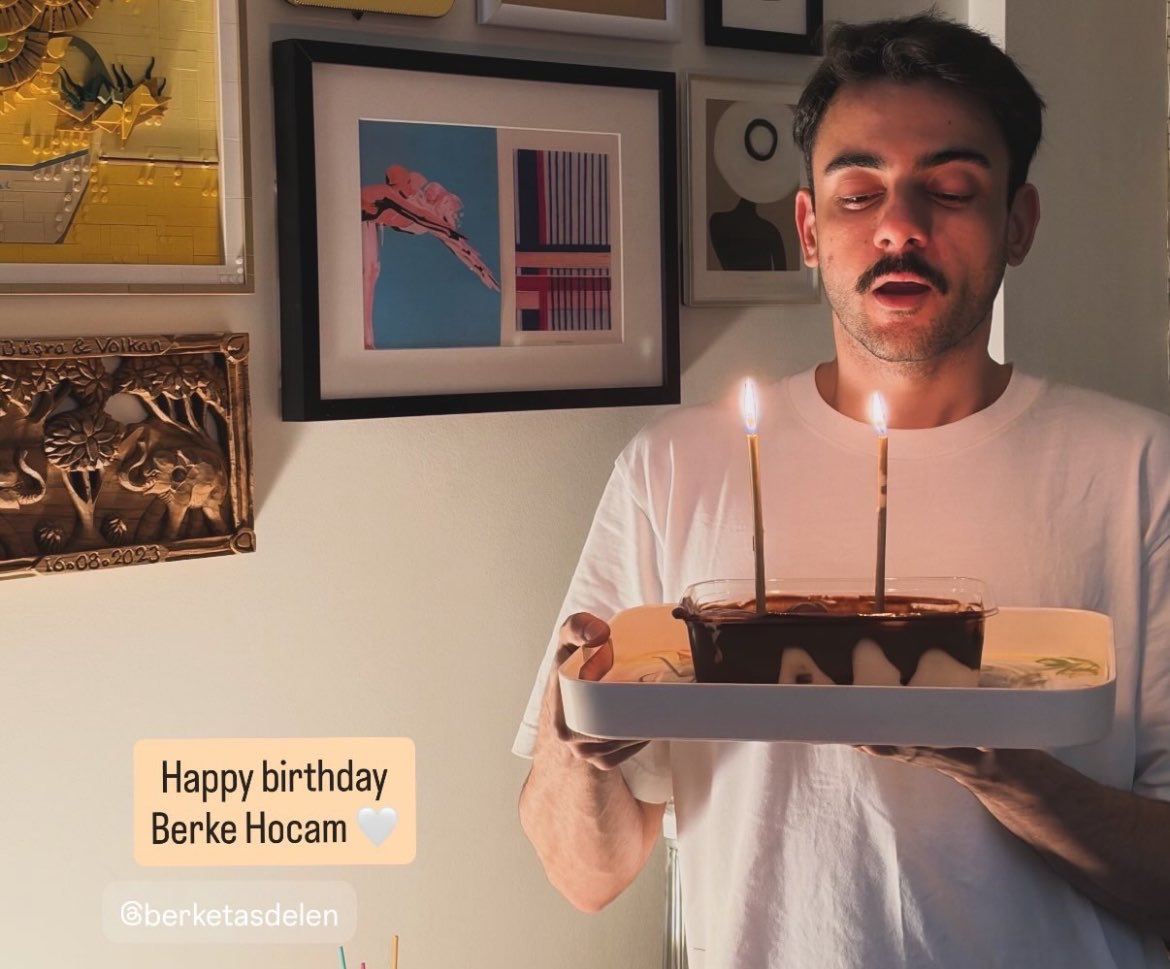 berkehocayim's tweet photo. Hayat yolculugunda bir yili daha geride birakirken, yanimda olan, sevgisini esirgemeyen herkese tesekkur ederim. Berke’ye not: Parlamaya devam et! https://t.co/9shJAiG2pf