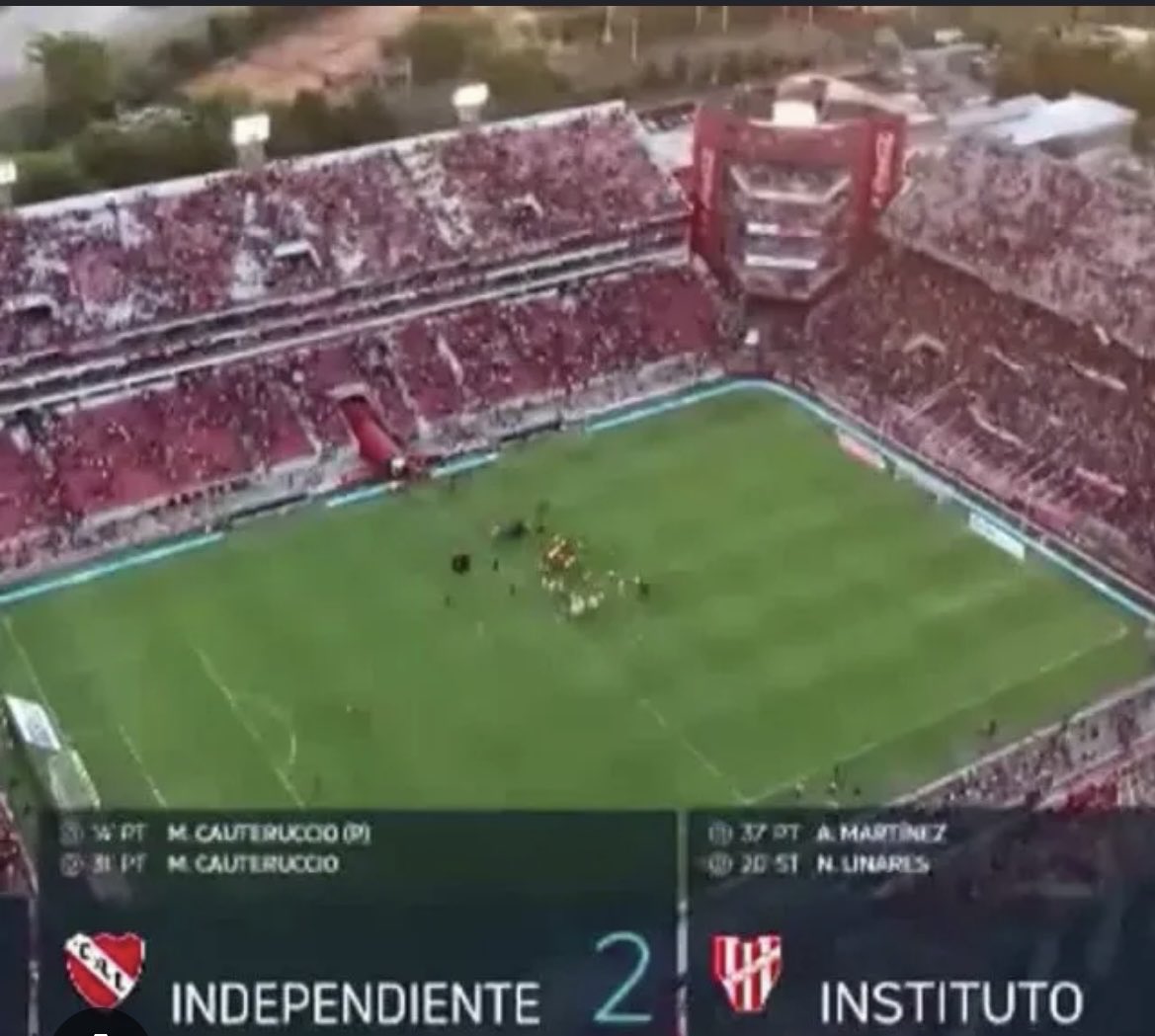 HugoRacing1970's tweet photo. @marianocarcasia Garcasia ustedes son los menos indicados para hablar de llenar la cancha. Mira lo explotada que estaban la tribuna. https://t.co/4OsQPk17z2