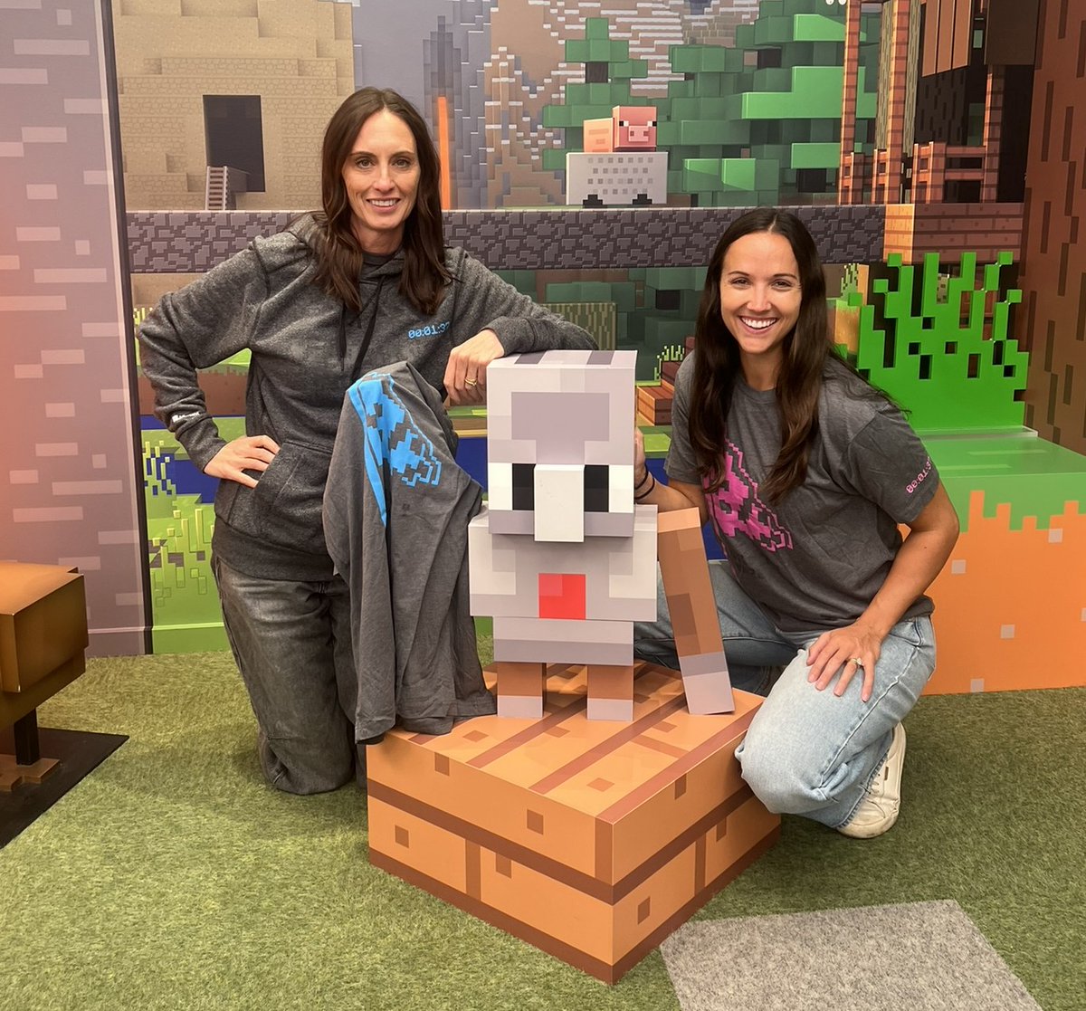 PlayCraftLearn's tweet photo. Great ideas deserve great loot. ⛏️🎁

Here’s a sneak peek at some of the Minecraft swag up for grabs through the Velocity Prize.

Ready to play, create, and maybe win some new gear along the way?

https://t.co/hv4RSalopG https://t.co/s2rjnlM8jH