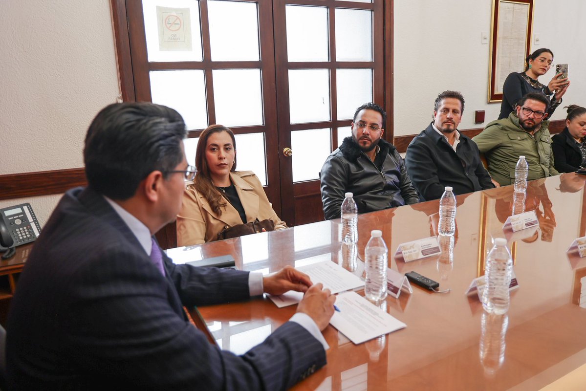 CJ_Edomex's tweet photo. Firmamos convenios con siete ayuntamientos para fortalecer las verificaciones administrativas y dar certeza a las personas propietarias de negocios y a quienes utilizan sus servicios. (1)

#ElPoderDeServir https://t.co/UEVT6BY2V2