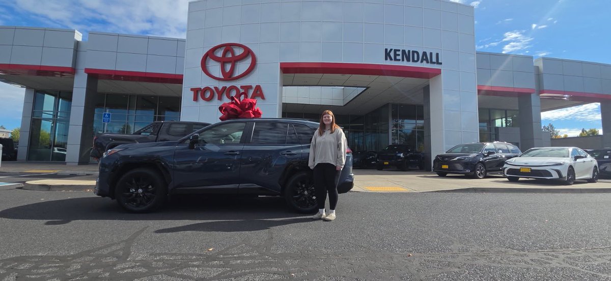 bendtoyota's tweet photo. Way to go, Aubree R! Your Toyota RAV4 Hybrid is ready to roll. Derik Pulver is thrilled for you! Accessorize your driveway:
https://t.co/PiHl3A3WOE
#kendalltoyotaofbend #toyota #toyotarav4hybrid #rav4hybrid #suv #suvlife #bendor #bendsuvs #rav4hybridlife #kendallauto https://t.co/M4wJyWJOC5
