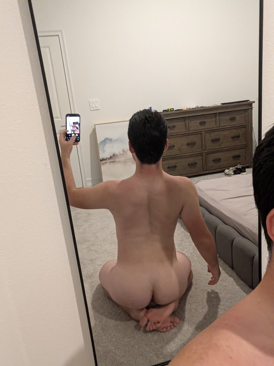 NudeBoyNickXXX's tweet photo. Feeling ready for some muscular hands around my waist https://t.co/UGEpmul89j