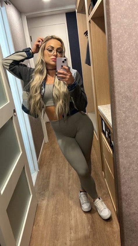 ChampOnlyLivv's tweet photo. Today’s fit https://t.co/sOgdQwqCMY