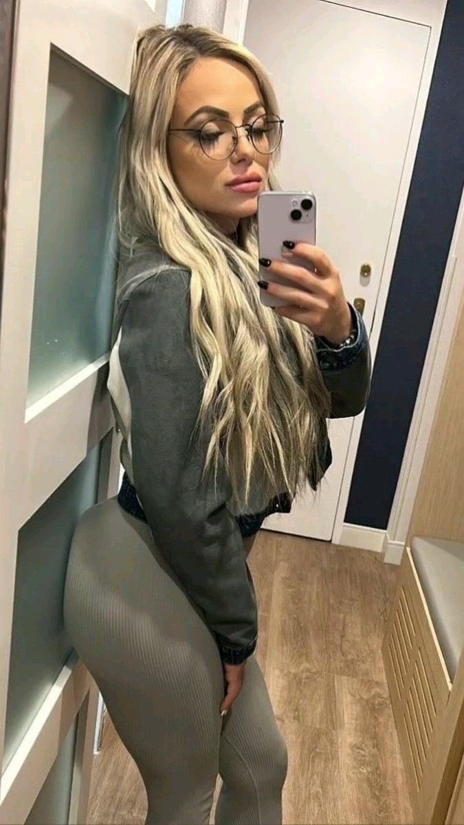 ChampOnlyLivv's tweet photo. Today’s fit https://t.co/sOgdQwqCMY