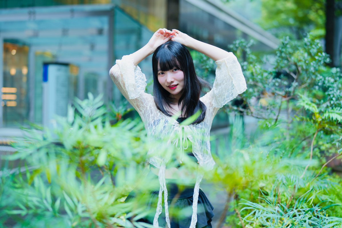 mikkun_a7's tweet photo. #狼谷しゅり かみやしゅり さん@_kamiyaaaa_ #ポートレート
緑に包まれて🪴　#丸の内 #ODAIBA撮影会 @ODAIBASTAFF
#SonyAlpha #Zeiss #Planar #FE50F14Z #a7r3 https://t.co/eoERD7HqsE