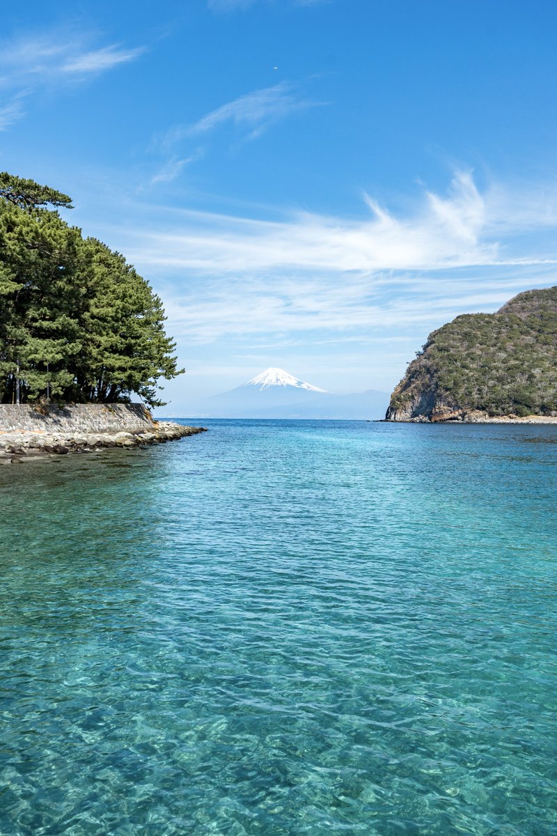 3m1ek's tweet photo. 伊豆の海が吸い込まれそうな透明度 https://t.co/sNlKO4rEpu