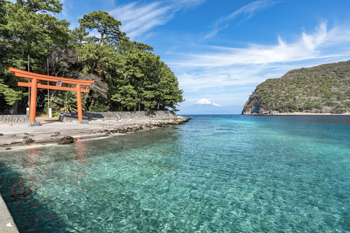3m1ek's tweet photo. 伊豆の海が吸い込まれそうな透明度 https://t.co/sNlKO4rEpu