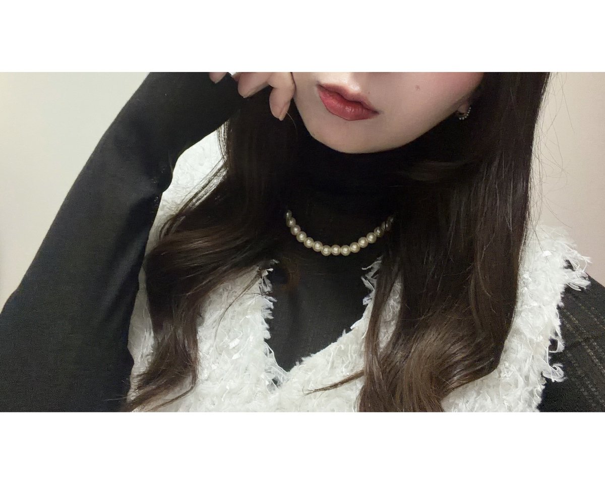 bgmetoshi_zz's tweet photo. 𝙇𝙖𝙠𝙖新作リップが可愛い〜けど10日目でもう何が正しいかわからなくなってしまった哀しきファッションモンスター🧌 https://t.co/PiEYF7nVx5