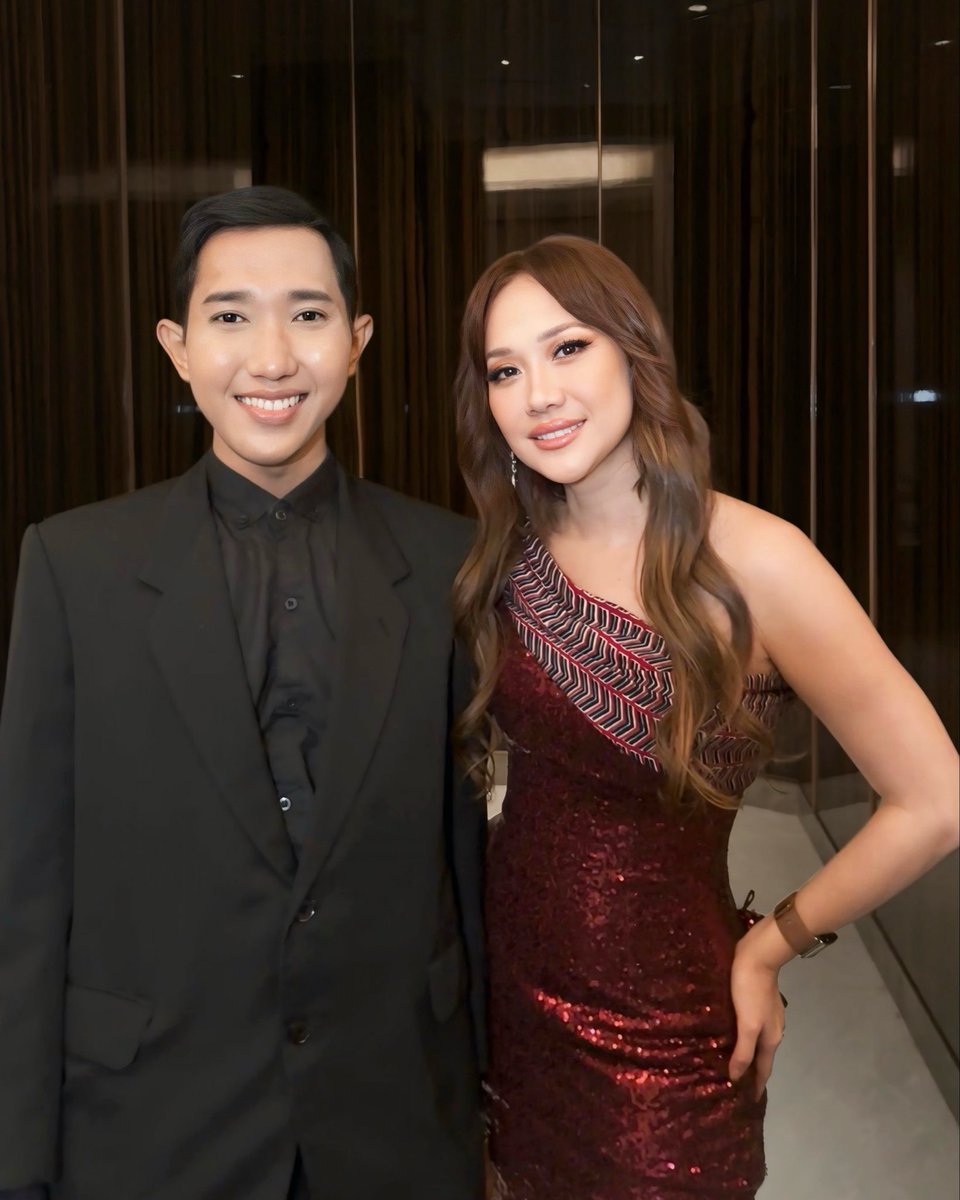 Herrunic's tweet photo. An unforgettable moment! After the show in Surabaya <3

#BungaCitraLestari #BCL #RonaldSteven #PrivateEvent #Surabaya https://t.co/P4OLOmeneY