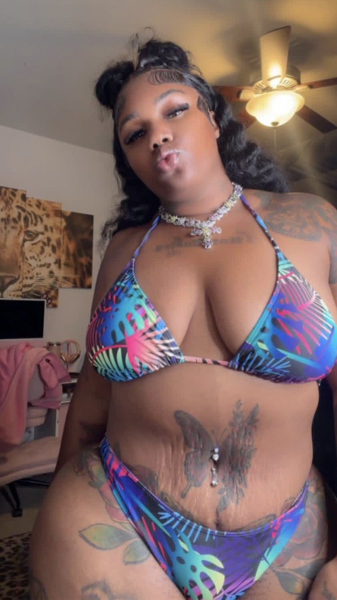 Thick_thick_f's tweet photo. Kisssss 💋💋🫦💦👀👀 https://t.co/bfiZWqdUVD