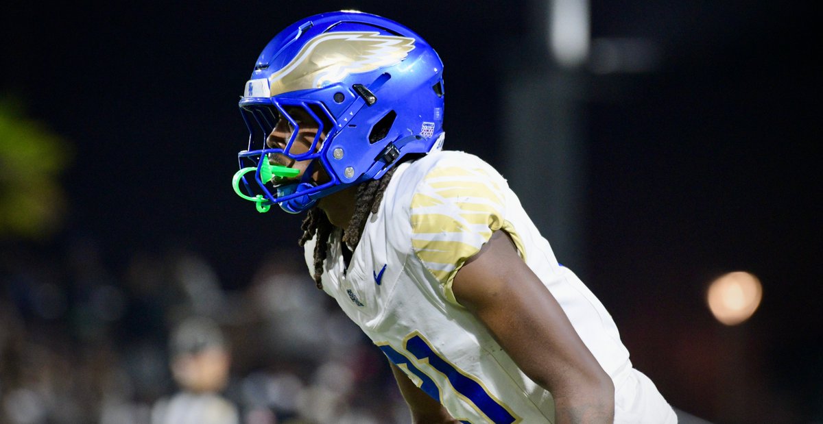 BlairAngulo's tweet photo. Another week, another stellar takeaway by Santa Margarita (Calif.) four-star cornerback Ca'ron Williams. The latest on his on-field awareness and a recruitment which could be shaping into a classic two-team tussle:  https://t.co/n00qmG8Ut1 https://t.co/vQk84uqJKU