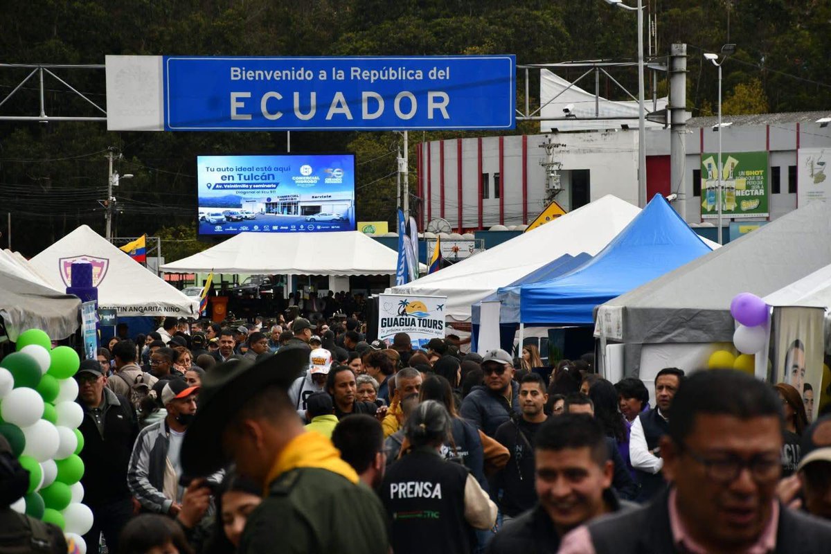 MinGobiernoEc's tweet photo. Fortalecemos la cooperación, la seguridad fronteriza y el bienestar de nuestras comunidades. https://t.co/Y1HzBDm6Ua