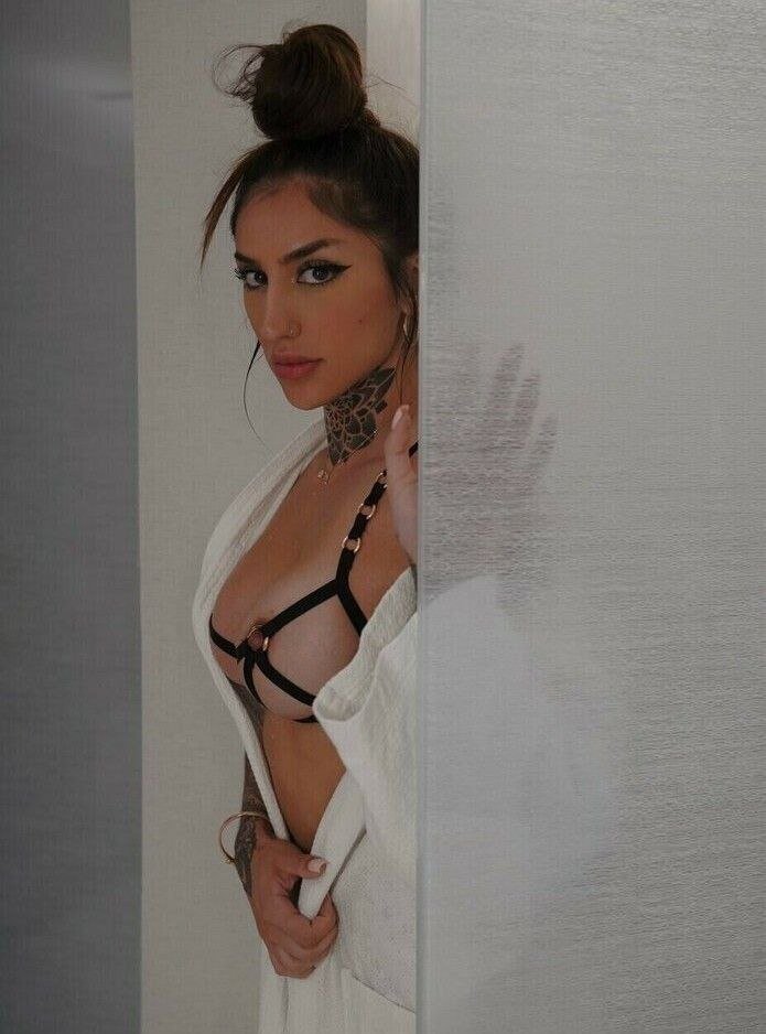 Bakharnabieva's tweet photo. Shower 🚿 time on 
https://t.co/R315EPTBzH https://t.co/EMUbGMaUMu