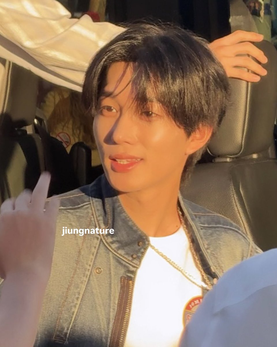 jiungnature's tweet photo. okayyy hashtag golden hour 
#P1HARMONY #THEO #테오 https://t.co/JmWWENizkH