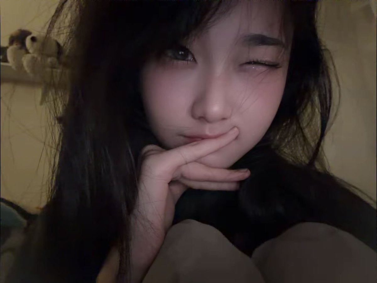 ForLoveliest's tweet photo. Gen 12 yang cosplay di sesi video call bulan ini.

Aralie : Hinata
Delynn : Makima
Levi : Aqua
Oline : Manuel https://t.co/fKHAbnCLW9