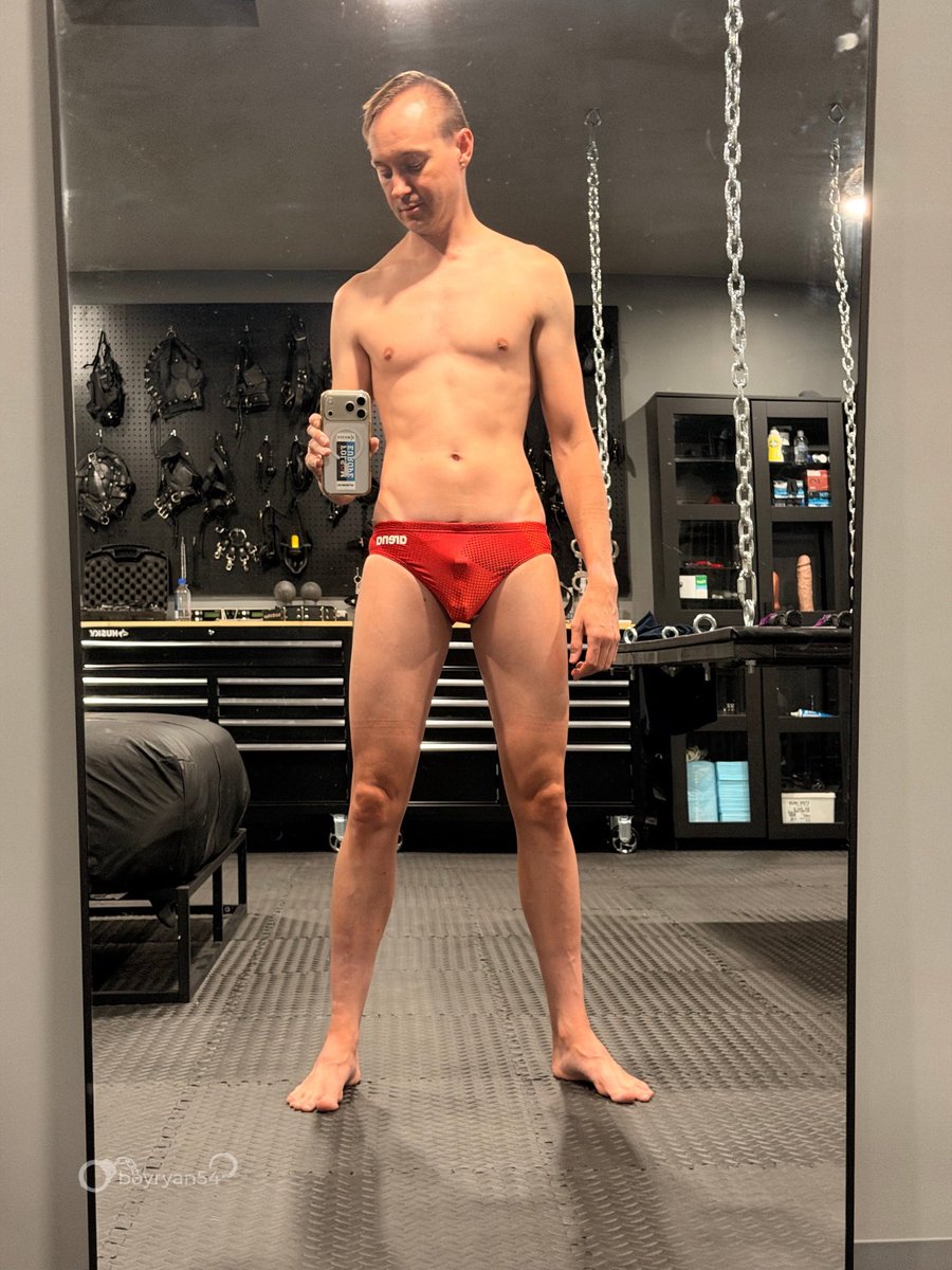 boyryan54's tweet photo. First time wearing a Speedo in 20 years. Think this is a diving one considering how low it rides?

Can’t believe straight guys wear these… https://t.co/DeZRnSVono