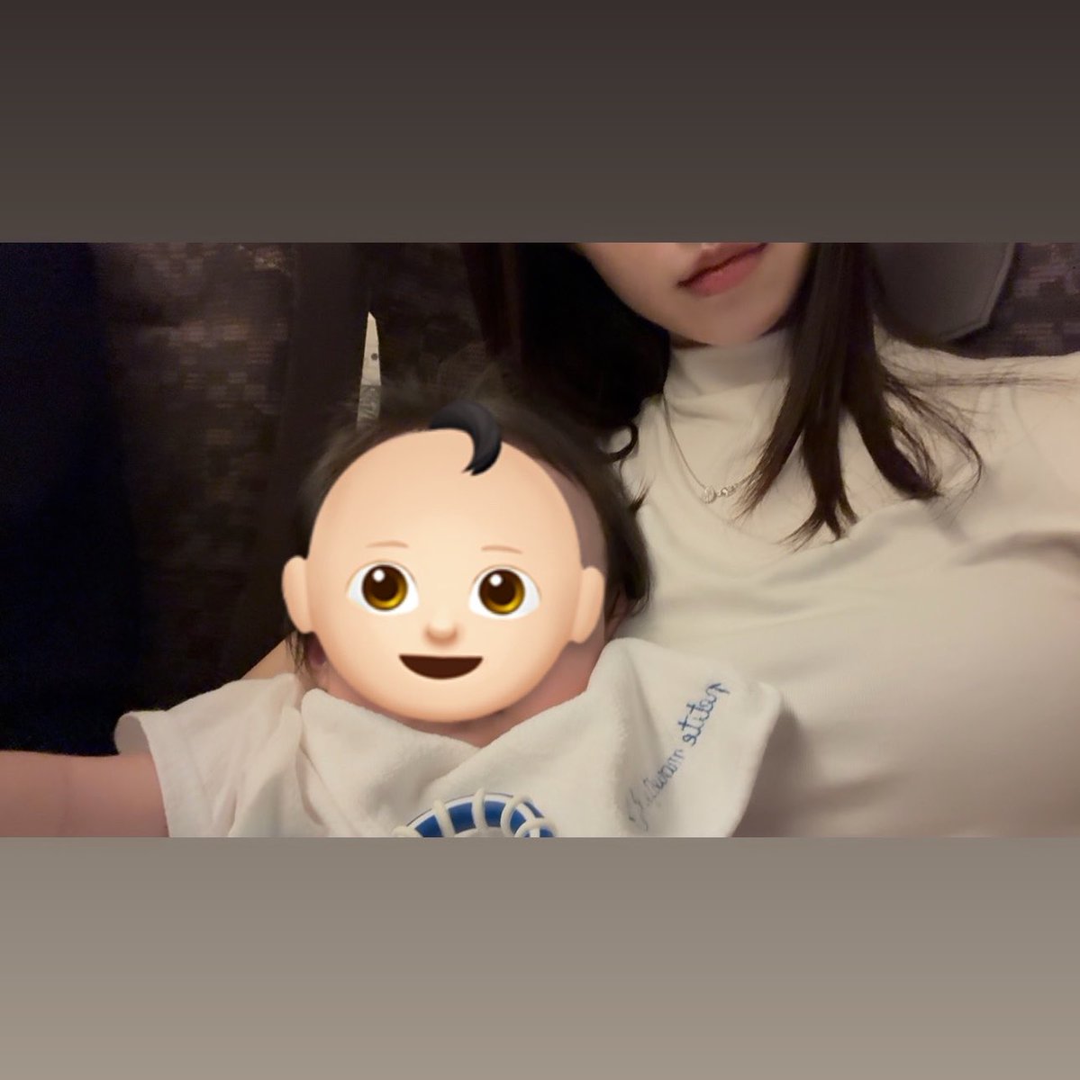 Lx1Hu's tweet photo. 新幹線デビュー❣️お腹すいた時以外大人しくてありがとう https://t.co/u7zHowvKxK