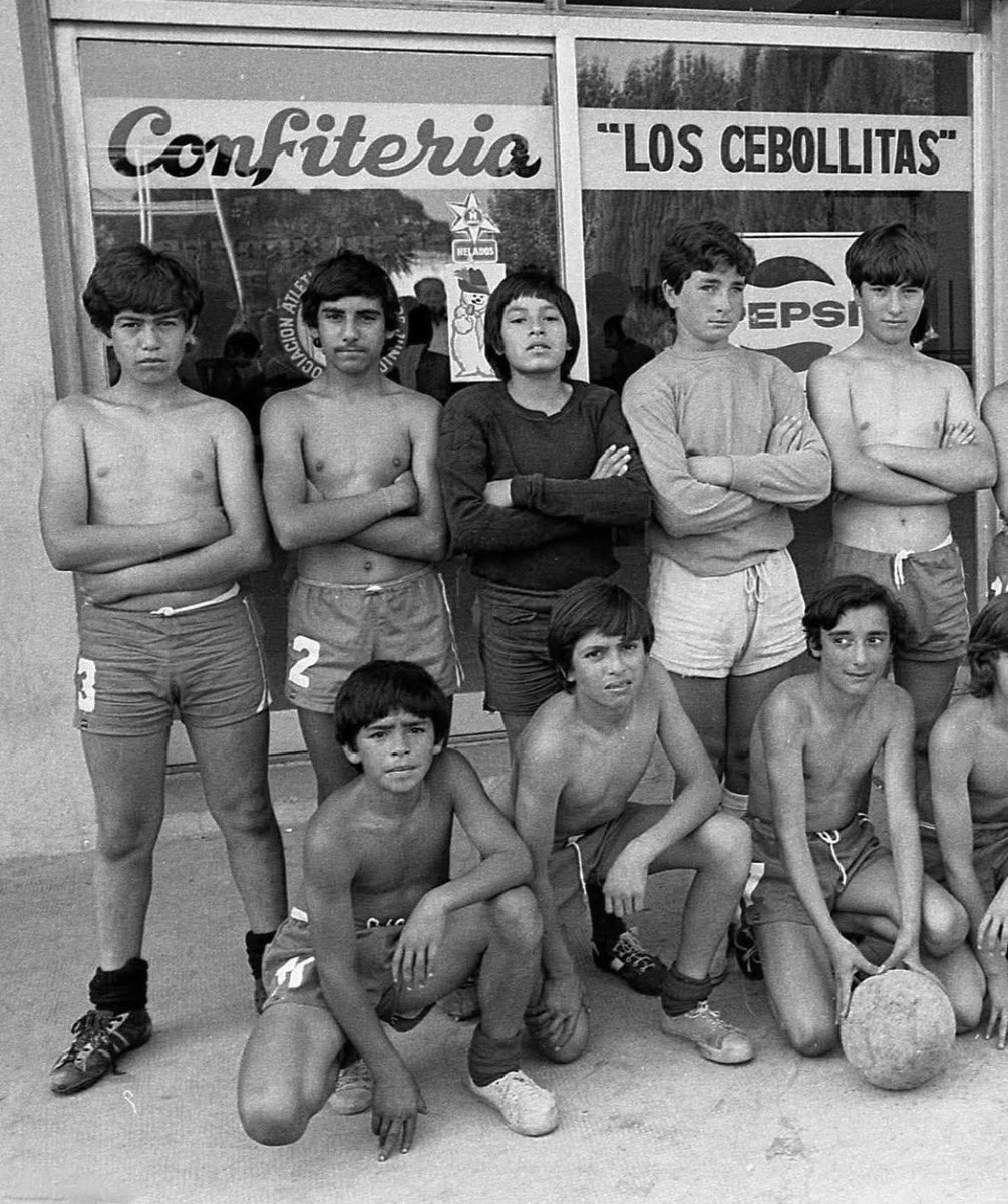 FrancoMTascon's tweet photo. Confitería “Los Cebollitas”. #AAAJ #ArgentinosJuniors https://t.co/Hw72coRGnI