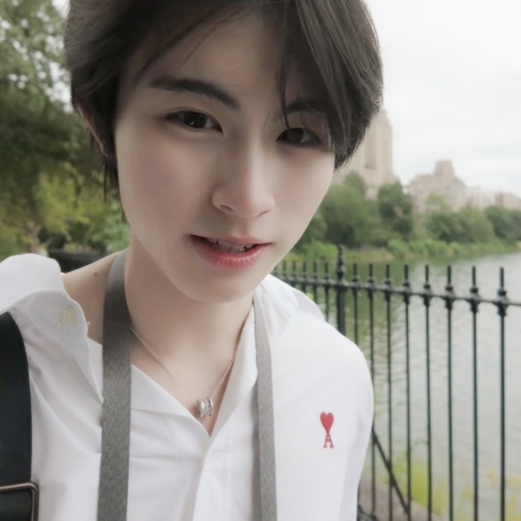heymymeoww's tweet photo. รุ่นนี้แก้มหอมมาก ใช่มั้ย @.phutatchai https://t.co/34sRD83WNH