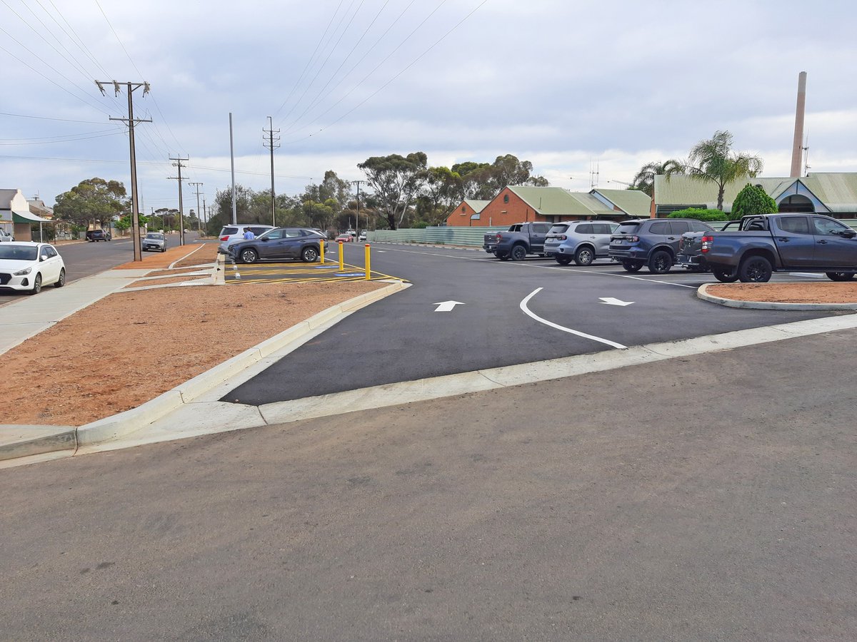 PPRCSA's tweet photo. 🚗 New Hospital Carpark Now Open 🚗

The newly developed carpark area on the corner of David St/The Terrace, adjacent to the Port Pirie Hospital, is now complete and open for use.

This extra parking will help improve access and convenience for patients, visitors &amp; staff. https://t.co/Pc633h97J1