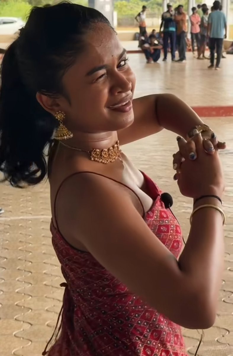 Prototype192531's tweet photo. 3 bitchesss iva dance panrathu molaya katuva ila mood ethava🍑👅🍑👅🍑👅✊🏻💦💦💦💦 https://t.co/VIor3QTNKA
