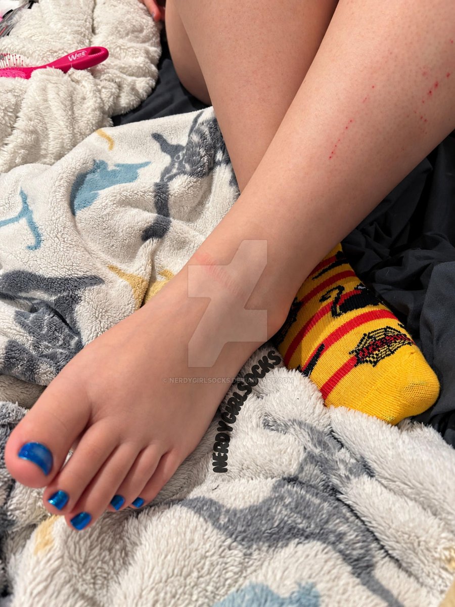 NerdyGirlSocks's tweet photo. Sorry didn't post this weekend! I was surprised with a birthday getaway!๐ I'm back & excited to share some new content!
Tonight kicks off my #13NightsofHalloween #Socktober!๐๐ป
Also a friend is getting into modeling! Would you guys like to see us do collab?๐๐
#feet #socks https://t.co/6ZcjbtOPu2