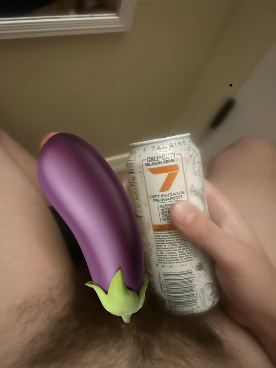 HungJakob's tweet photo. Who wants to compare to my girthy bwc ;) #cockcompare #bwc #hung https://t.co/Fsi6oirWG4