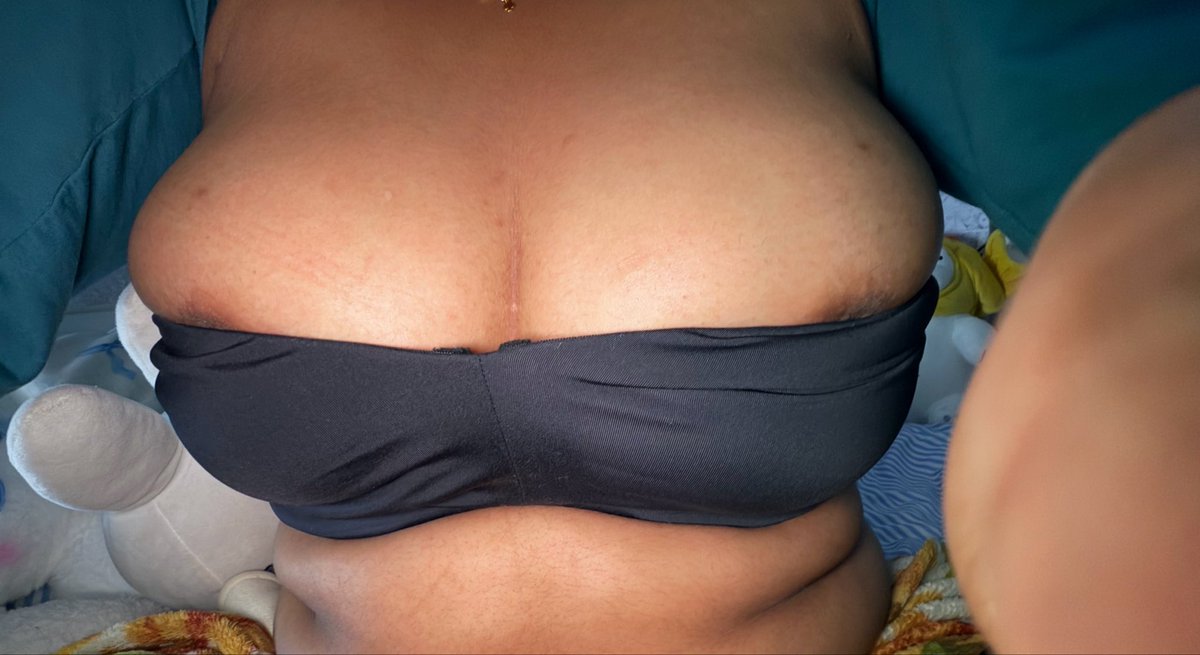 NaughtyAngjiig's tweet photo. My breasts feel so compressed dm me if you want my big breasts spilled out😉 https://t.co/KJNdNE1c6O