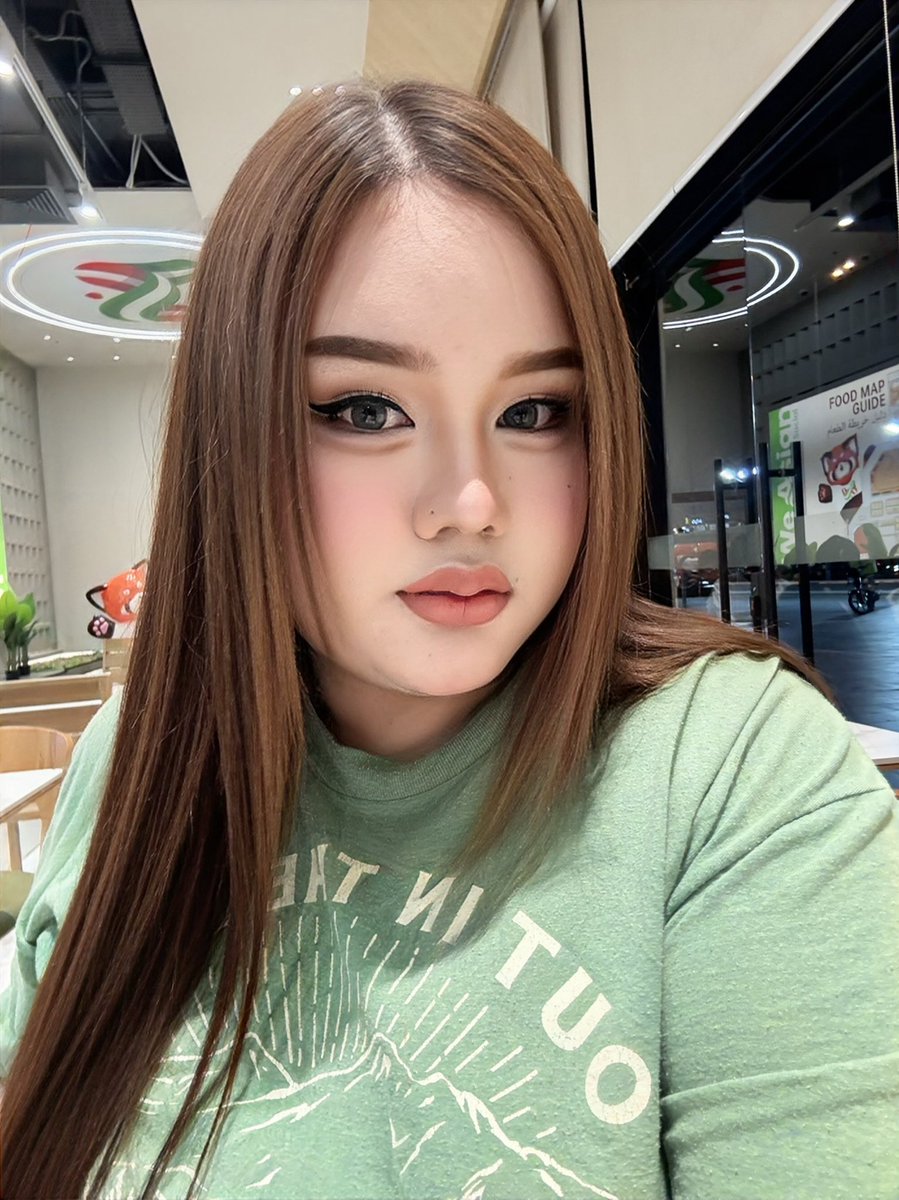 cxadew's tweet photo. #riyadh #saudi 
    #ladyboy 
🍓🫶🏻✨ https://t.co/syGxhisrBC