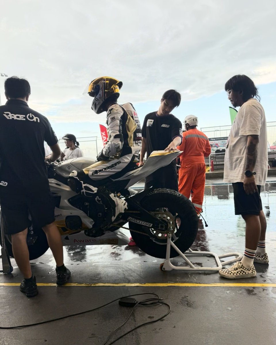 raceing_'s tweet photo. RT @ohmretriever: อย่าว่าแต่คนน้องติดคนพี่แจเลย นี่ว่าคนพี่ก็ไม่ต่างกัน 🤧

#ohmpawat #ingasavanund
#ohming https://t.co/1YUsBqAzbE