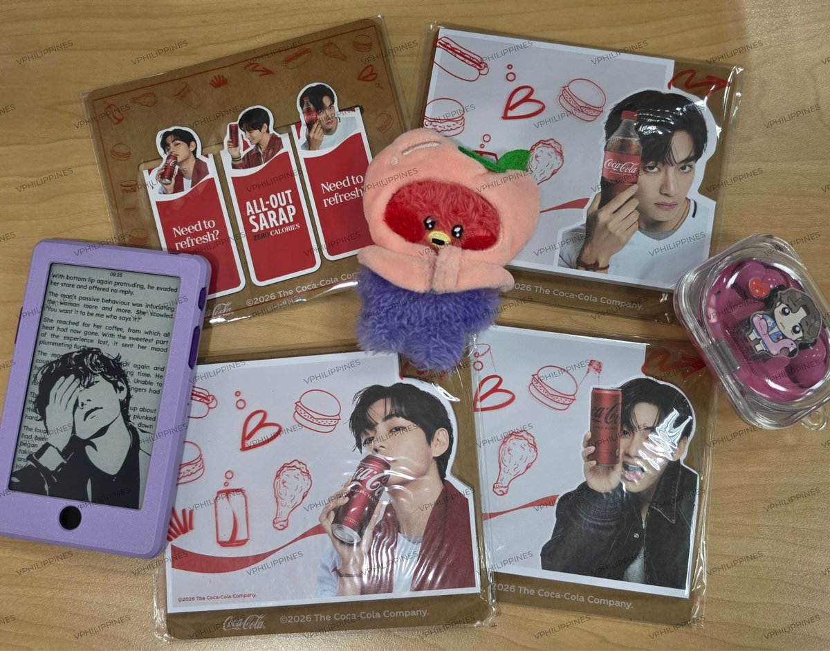 TAETAE_PH's tweet photo. Dropped by a @Jollibee store near work and finally got our hands on the missing notepad and bookmarks! Our #JollibeeCokeTimeMeal collection is finally complete! 

TAEHYUNG COCA COLA AMBASSADOR
#TaehyungxCocaCola https://t.co/ly6uhS2Ndx