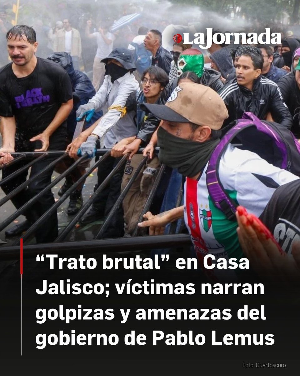 lajornadaonline's tweet photo. La atracción que hizo la CNDH para investigar las presuntas torturas que hubo el 11 de octubre dentro de Casa Jalisco contra docenas de manifestantes detenidos a las afueras del inmueble abre la esperanza de que habrá justicia entre las víctimas, de que se irá a fondo y castigará a quienes ordenaron esos actos de abuso.

La abogada Alejandra Cartagena, quien acompaña a la defensa del grupo de seis vinculados a proceso por lo ocurrido ese día, recuerda que recabó testimonios coincidentes respecto a que esa ocasión Casa Jalisco fue usada casi como una casa de seguridad por los policías.

Lee la nota: https://t.co/coyZvu25Q6