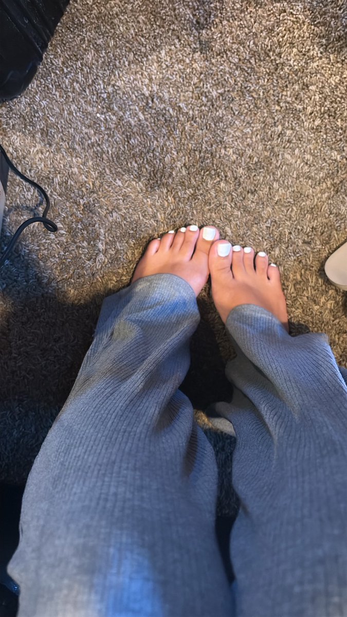 toesbeforebed's tweet photo. I need a fresh pedicure :(
#prettytoes #pedicure #barefoot #feet https://t.co/WcLY8LL1TW