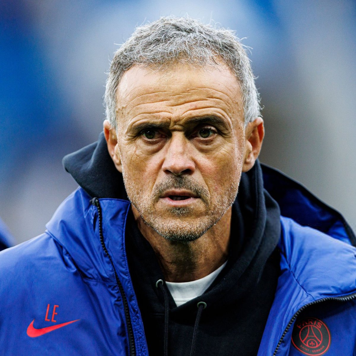 TouchlineX's tweet photo. 🚨💣 𝐄𝐗𝐂𝐋𝐔𝐒𝐈𝐕𝐄: Luis Enrique is afraid of Lamine Yamal's unpredictability, as he will not have Nuno Mendes to stop him today.

Sources indicate that he believes Lucas Digne will require additional defensive support to contain Lamine Yamal, having observed their encounter during the World Cup, where the Barcelona winger proved particularly difficult for Digne to handle.

For this reason, some players have instructions to double or triple mark him if needed, depending on the circumstances.
