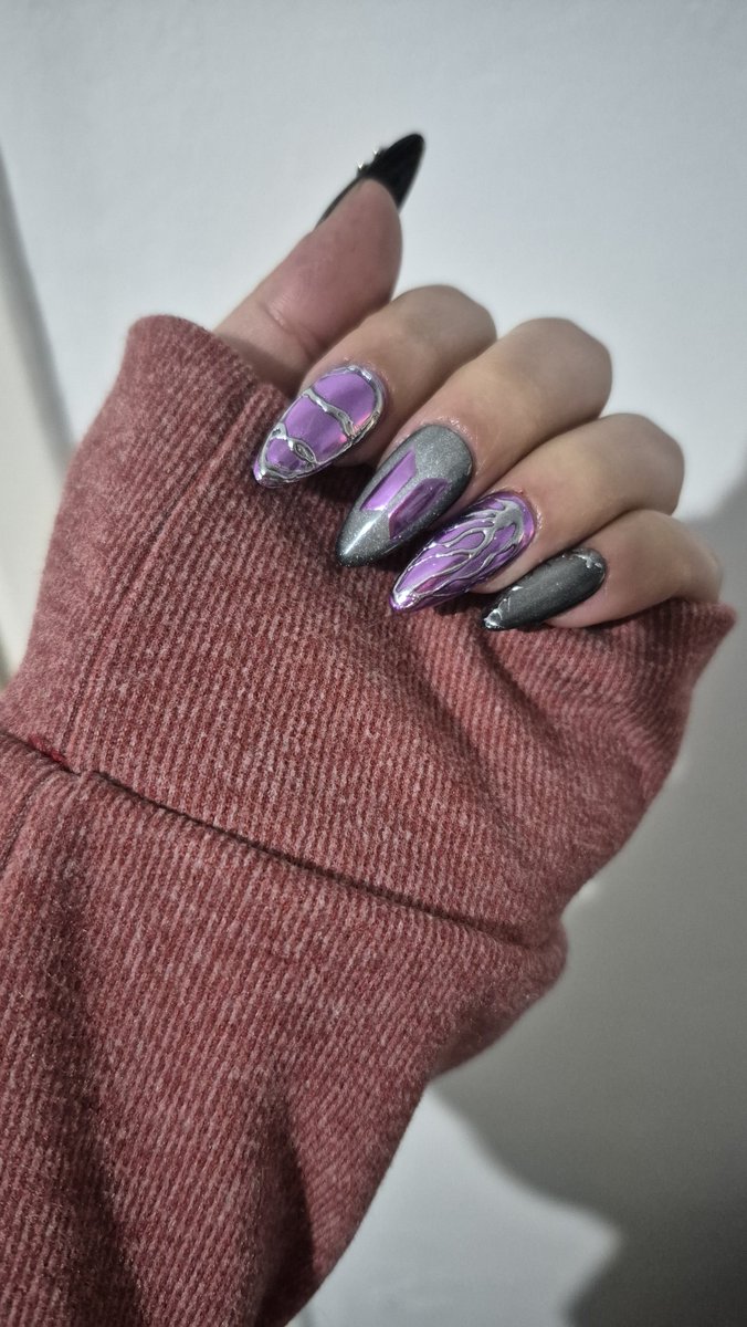 Natmyhobi's tweet photo. Bancan o no bancan? Nunca en la p*ta vida me hago las uñas. Me siento una 🐱 https://t.co/vnsJywq79B