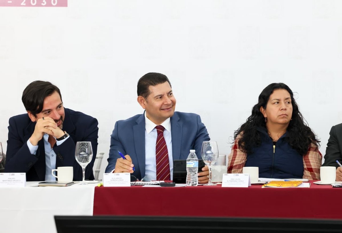 armentapuebla_'s tweet photo. Trabajamos en coordinación con presidentes municipales de la Cuenca del Alto Atoyac 🌊 para avanzar en el saneamiento del río y fortalecer las acciones de cuidado ambiental en la región.💧🤝🏻 https://t.co/Hussf7LUwo
