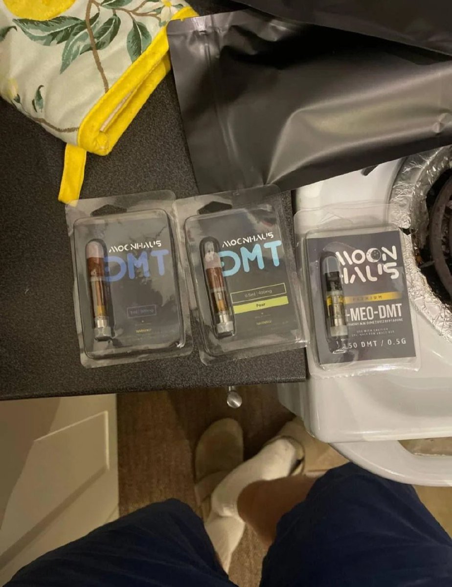 JamesProvptvdh's tweet photo. I'm ready to blast off. Not sure which one to do first. I'm excited to try the pear flavour.🫠 #drugtwt https://t.co/WVZ9qVKKDo